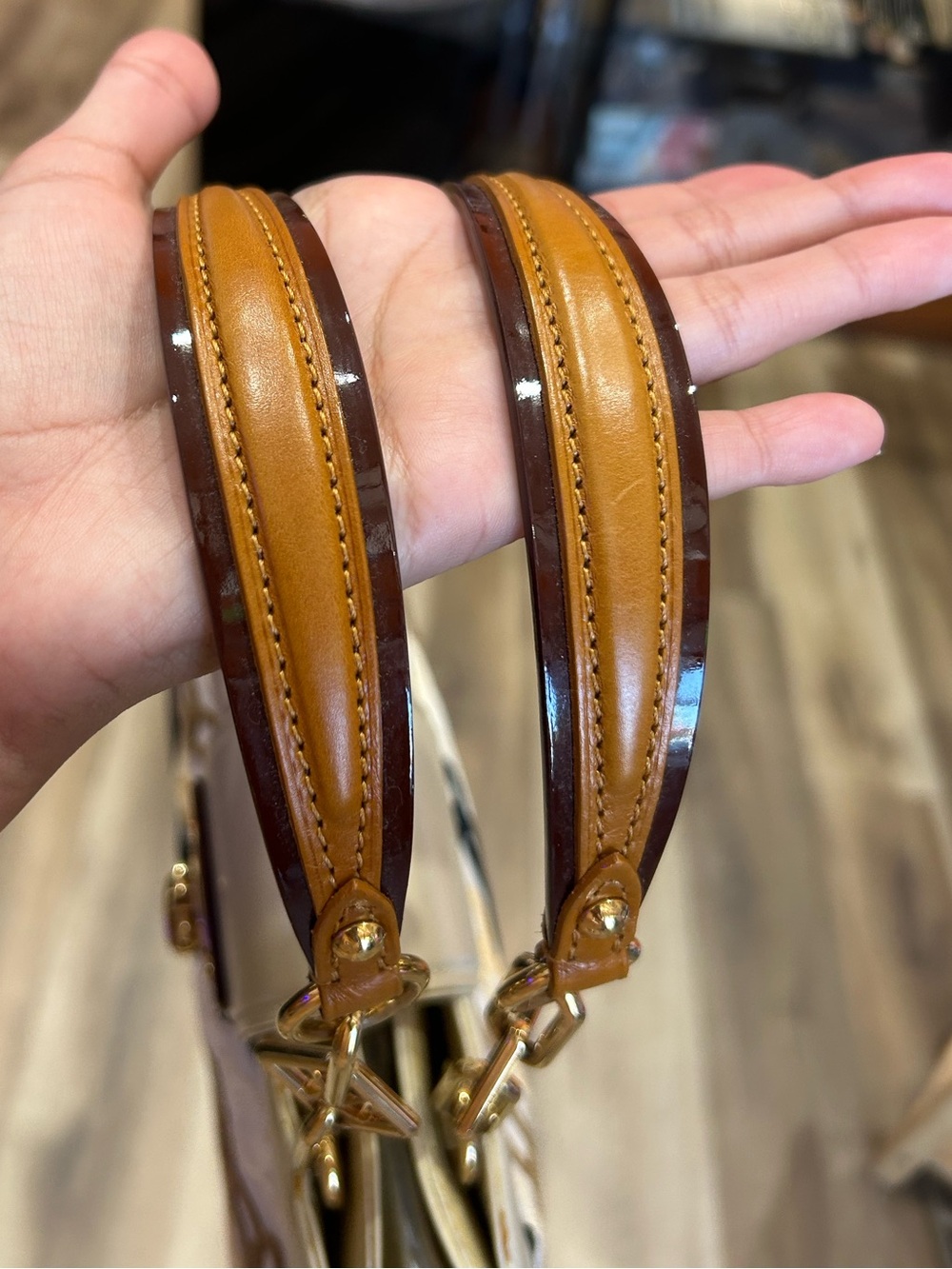 Louis Vuitton LIMITED EDITION Velvet chains Mini Linda Monogram Chain Bag - Picture 14 of 16